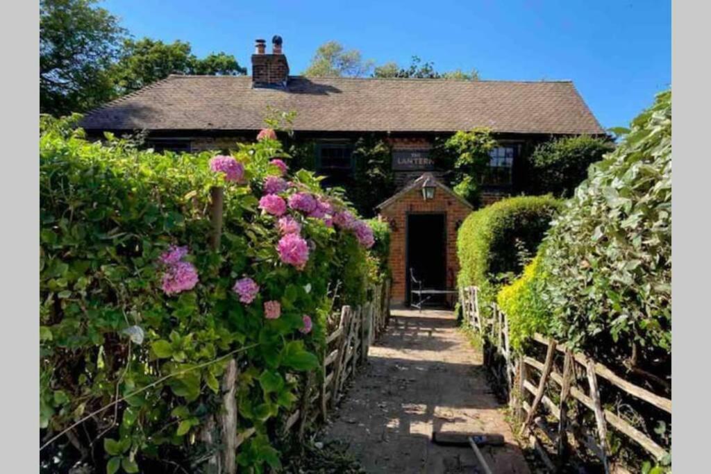 Apartmán 17Th Century Boutique Getaway In The Countryside Martin Mill Exteriér fotografie